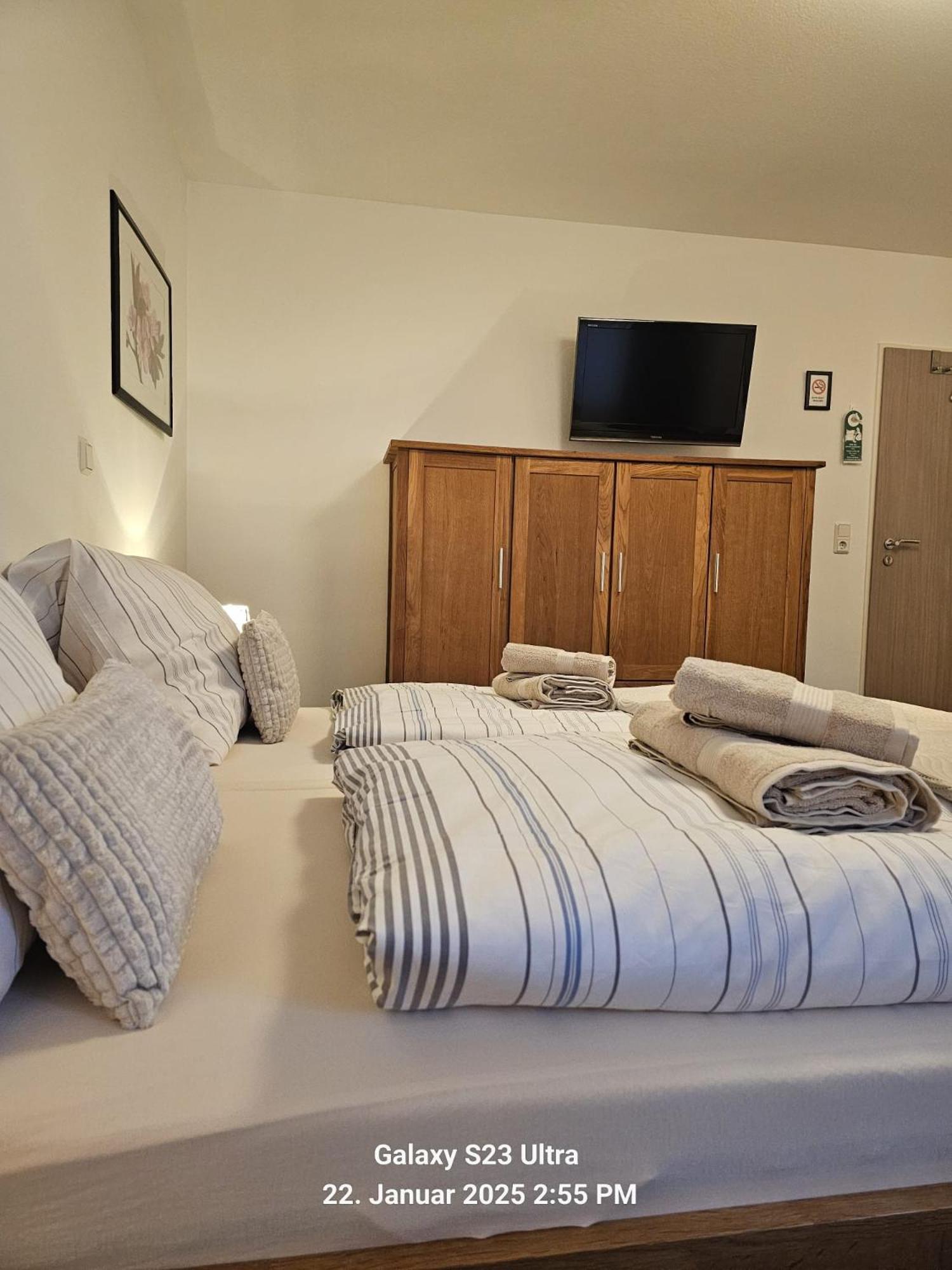 Pension Mondlicht Norddeich Норден Экстерьер фото